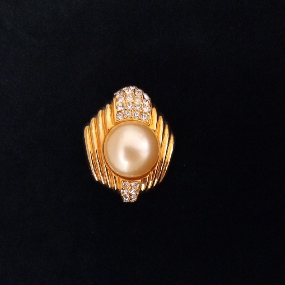 Elegant CINER Vintage Gold-Tone and FAUX Pearl Necklace Enhancer